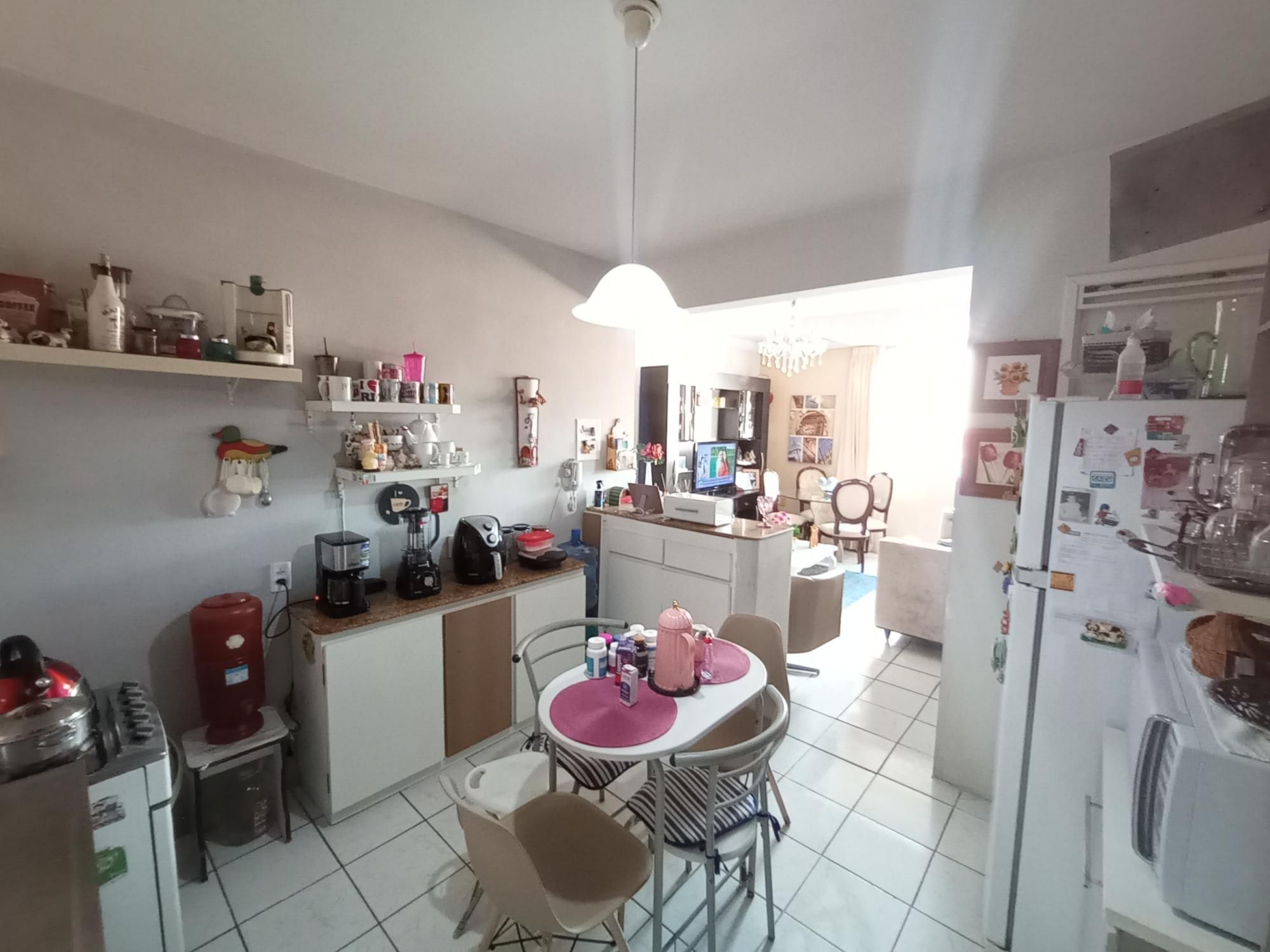 Apartamento à venda com 2 quartos, 62m² - Foto 8