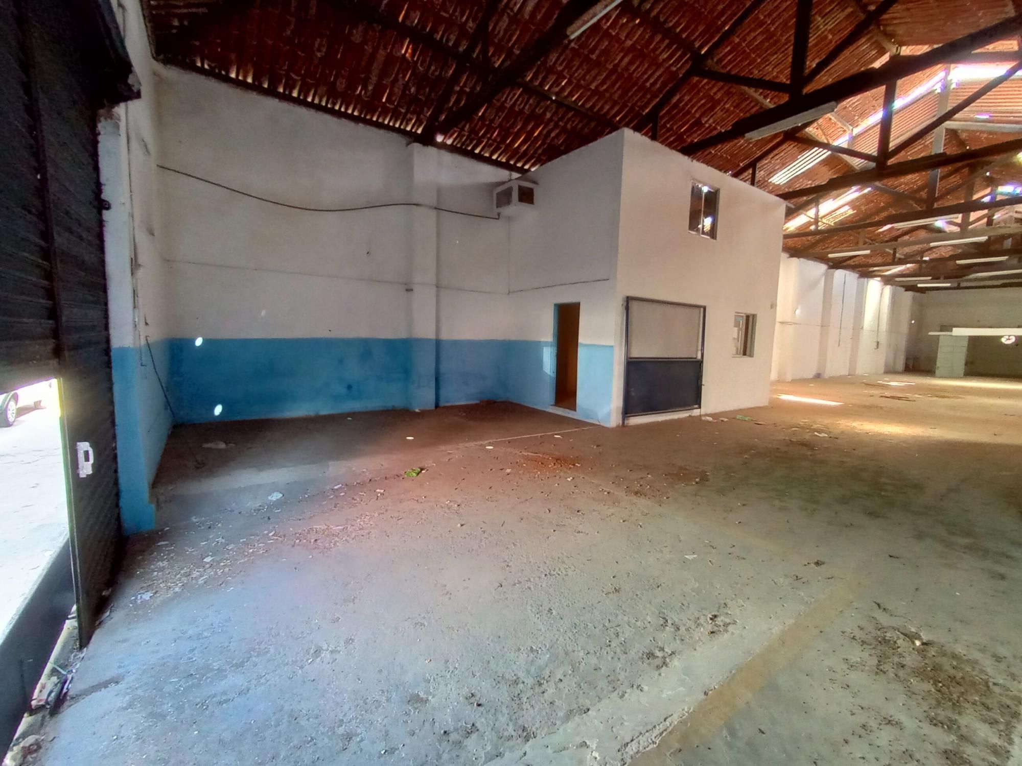 Depósito-Galpão-Armazém para alugar com 3 quartos, 400m² - Foto 4