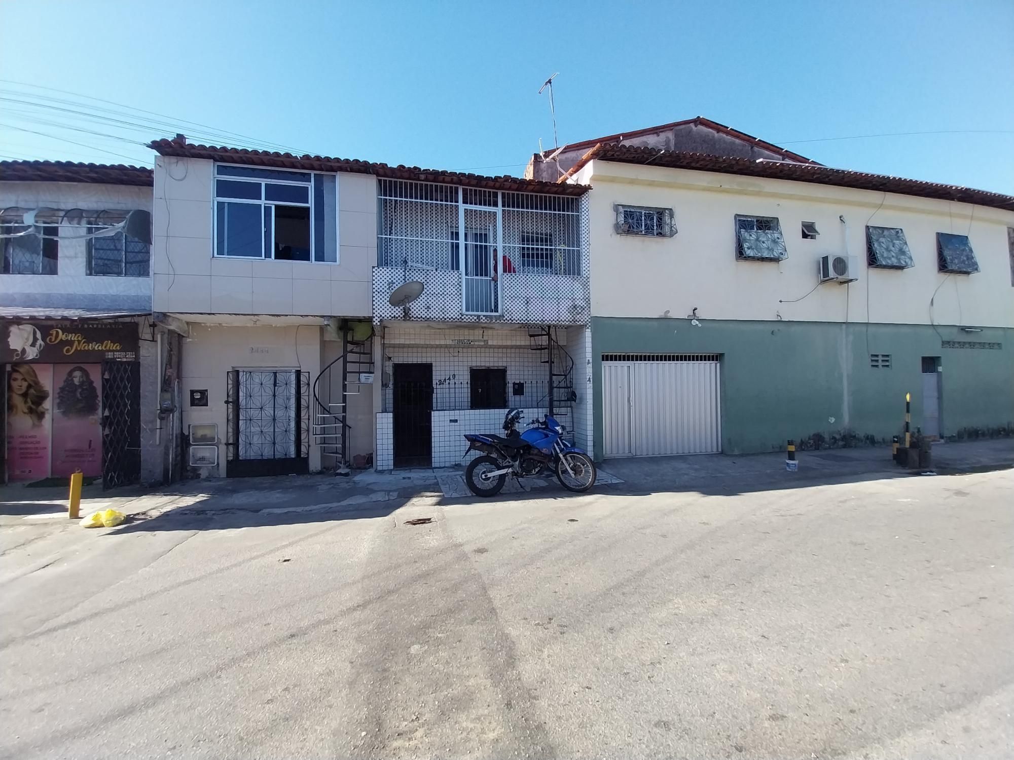 (CA2308) Casa medindo 44m² localizada no Quintino Cunha