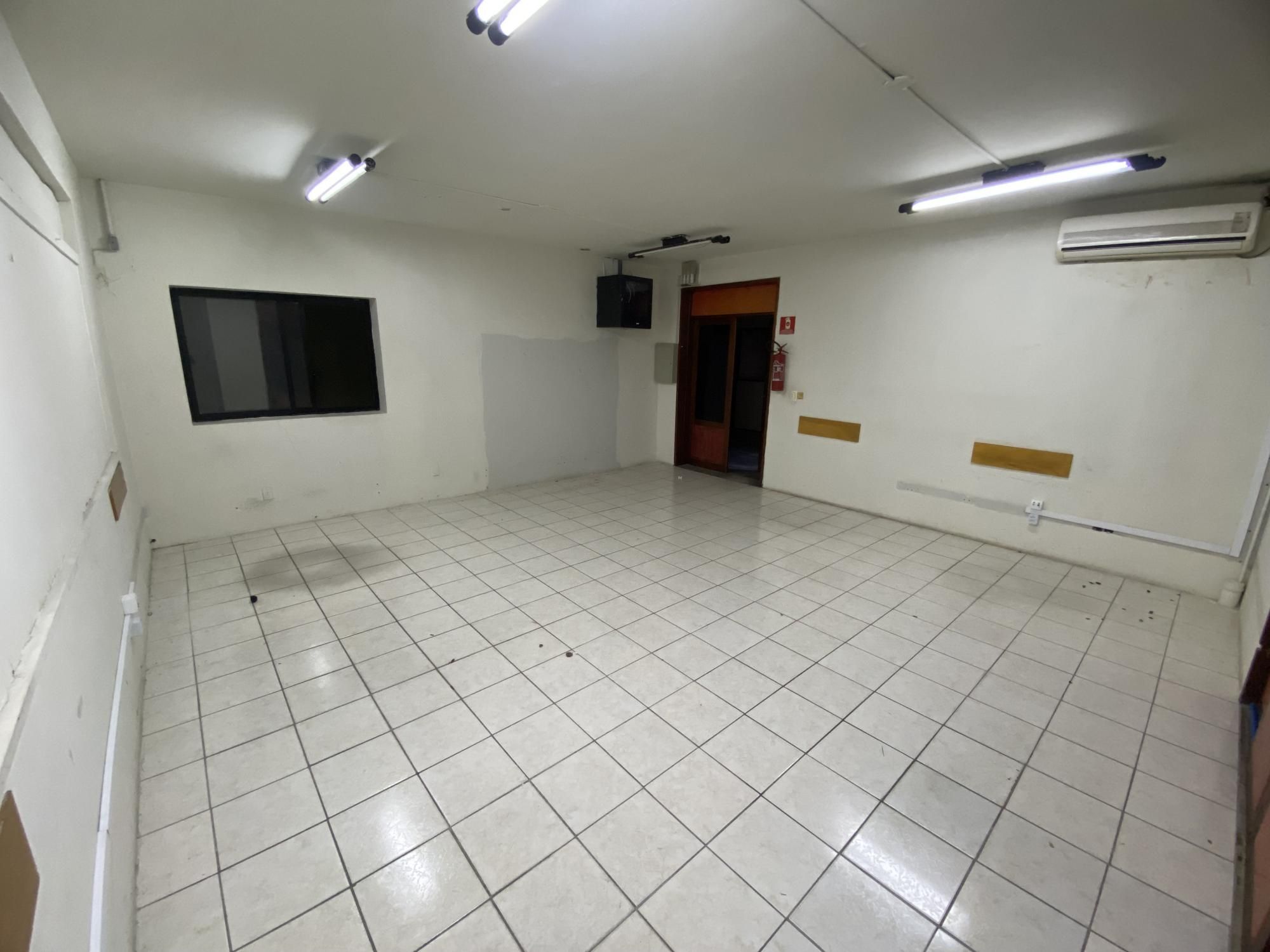 Loja-Salão para alugar com 11 quartos, 390m² - Foto 10