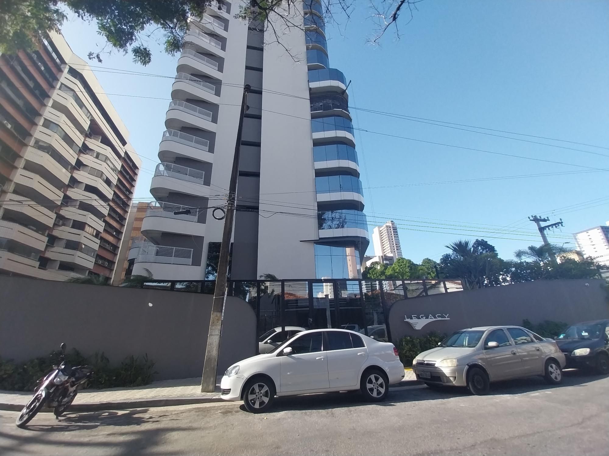 Apartamento à venda com 4 quartos, 311m² - Foto 2