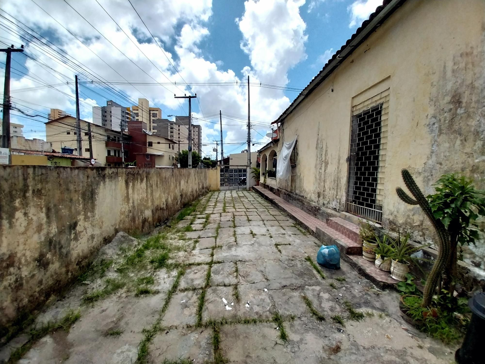(ca8258) uma casa medindo 517,17m² localizada no bairro de f