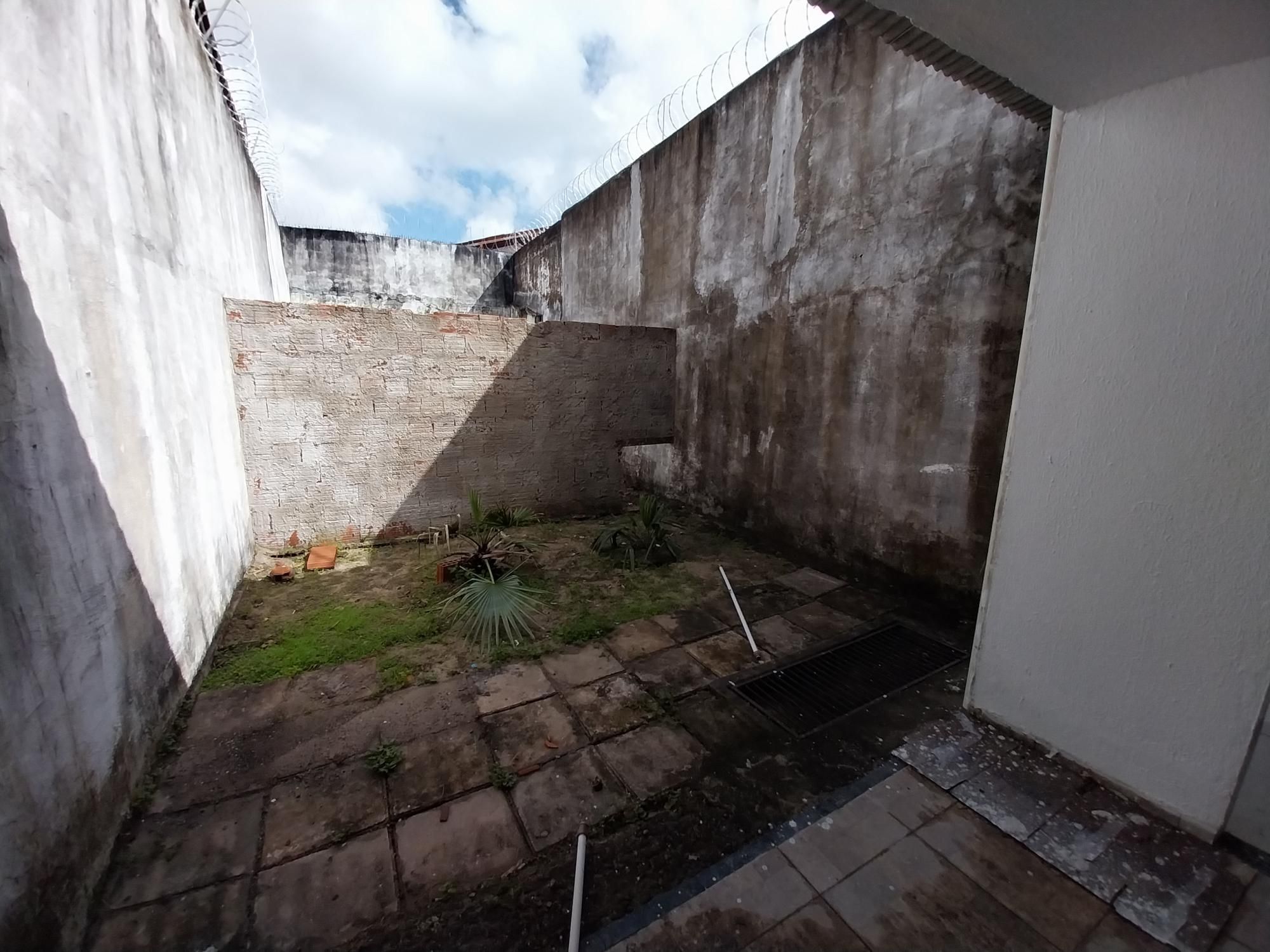 Casa para alugar com 4 quartos, 250m² - Foto 35