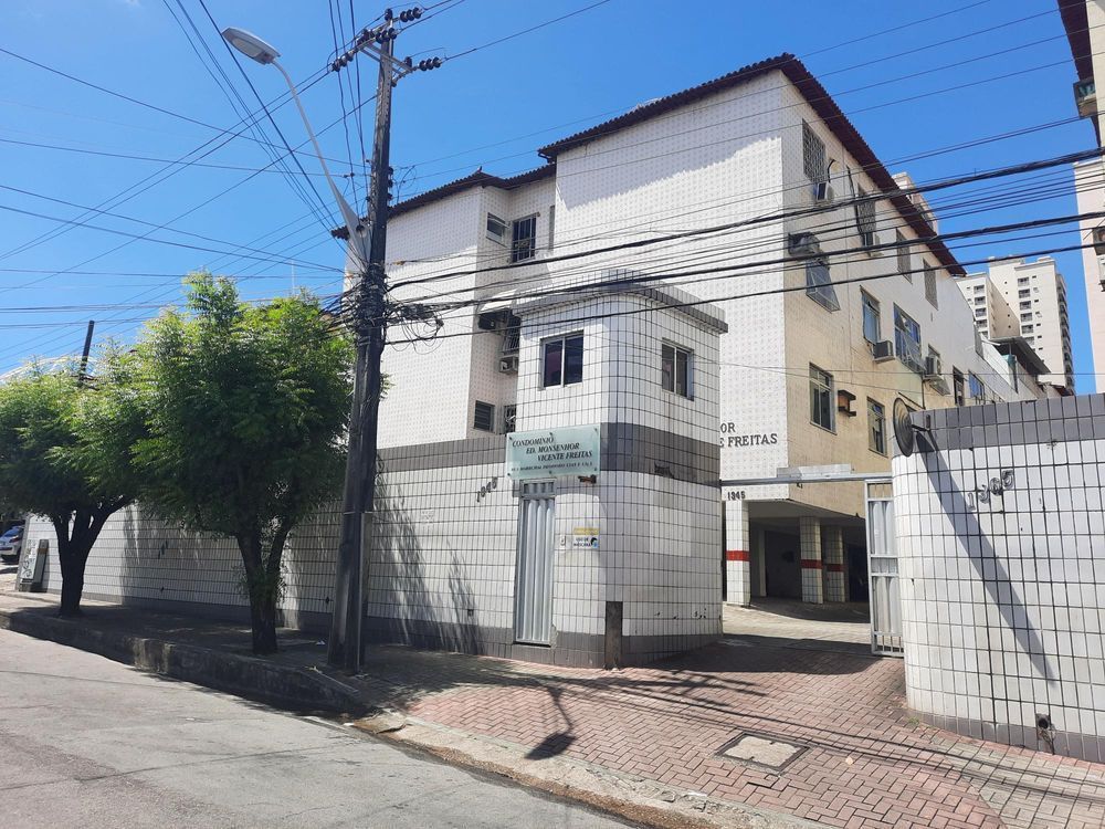 Apartamento à venda com 3 quartos, 106m² - Foto 2