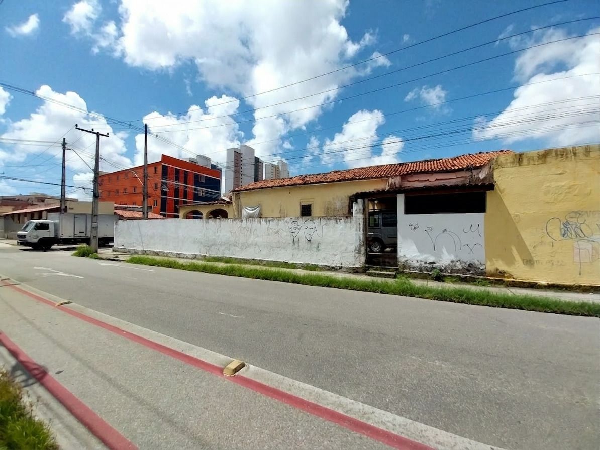 (ca8258) uma casa medindo 517,17m² localizada no bairro de f