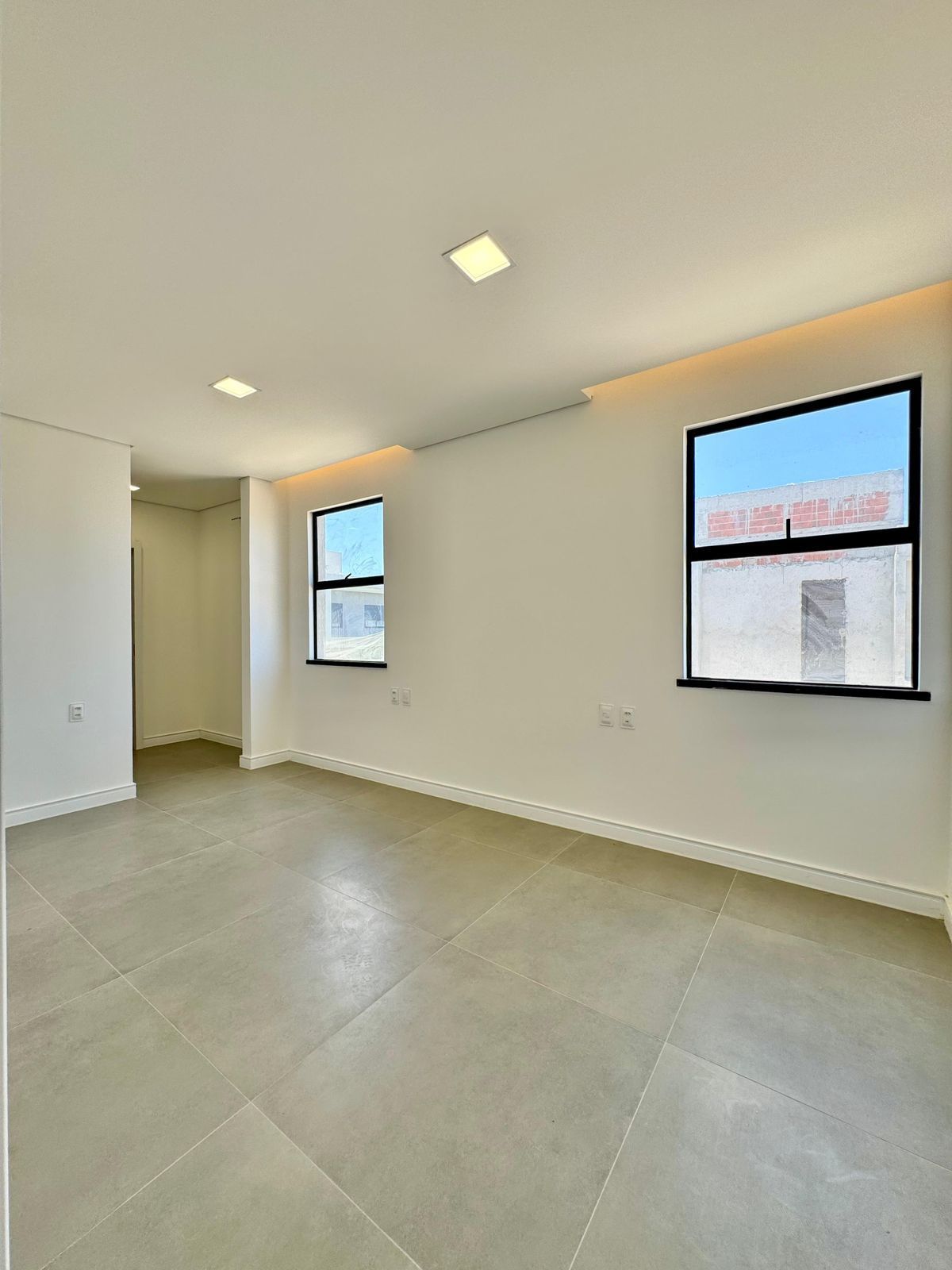 (ca8226) uma casa localizada no alphaville medindo 330m².
