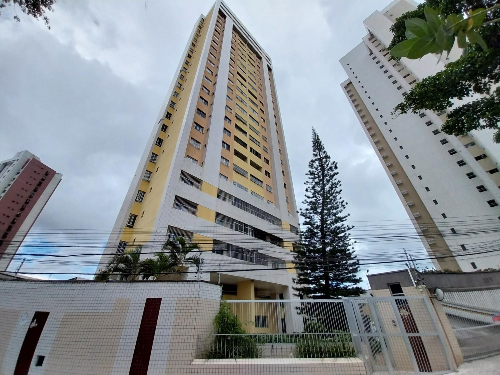 Apartamento à venda com 3 quartos, 107m² - Foto 1