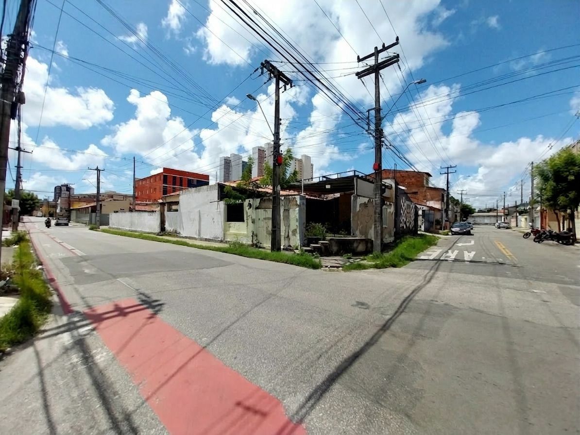 (ca8258) uma casa medindo 517,17m² localizada no bairro de f