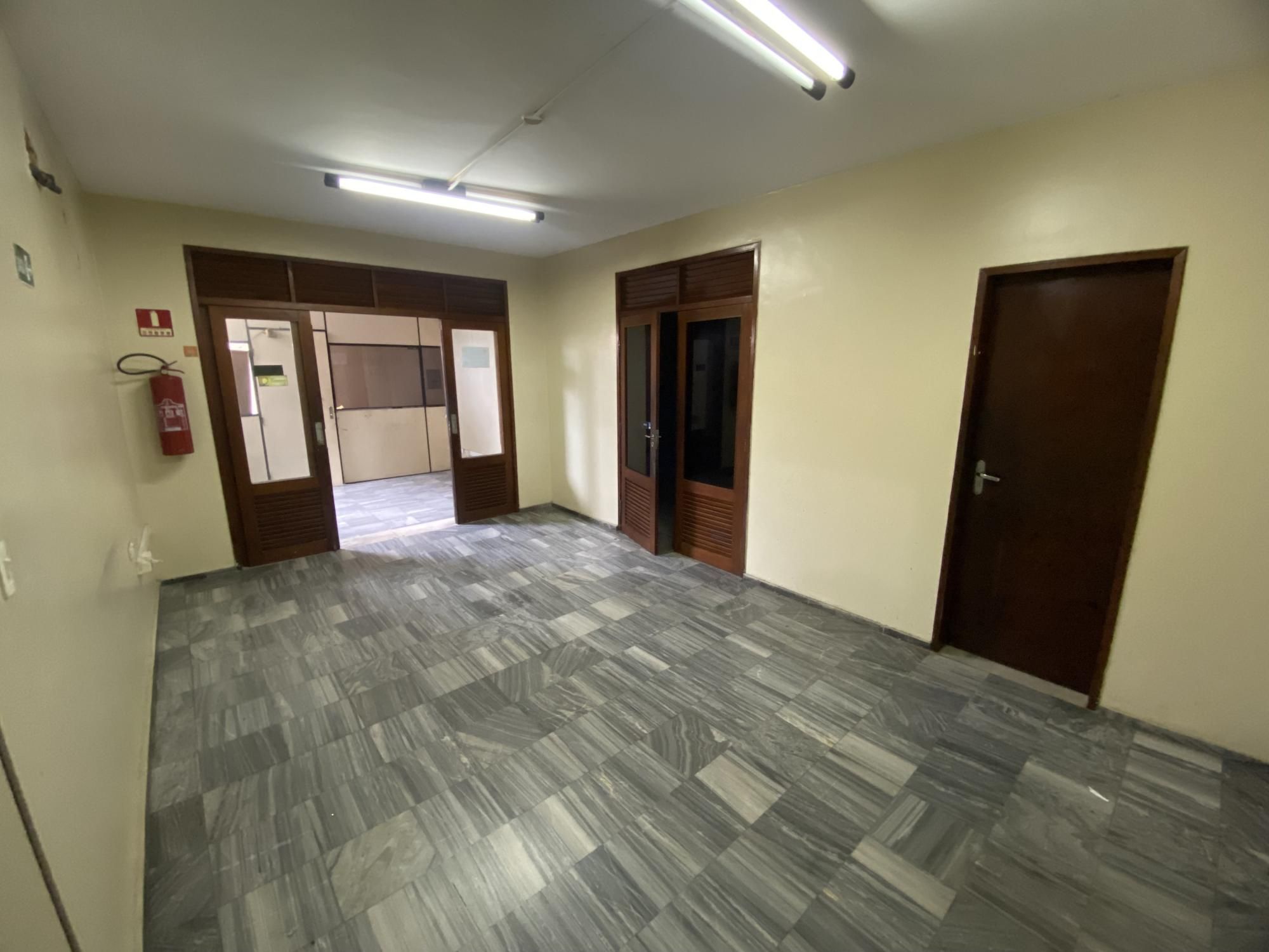 Loja-Salão para alugar com 11 quartos, 390m² - Foto 13