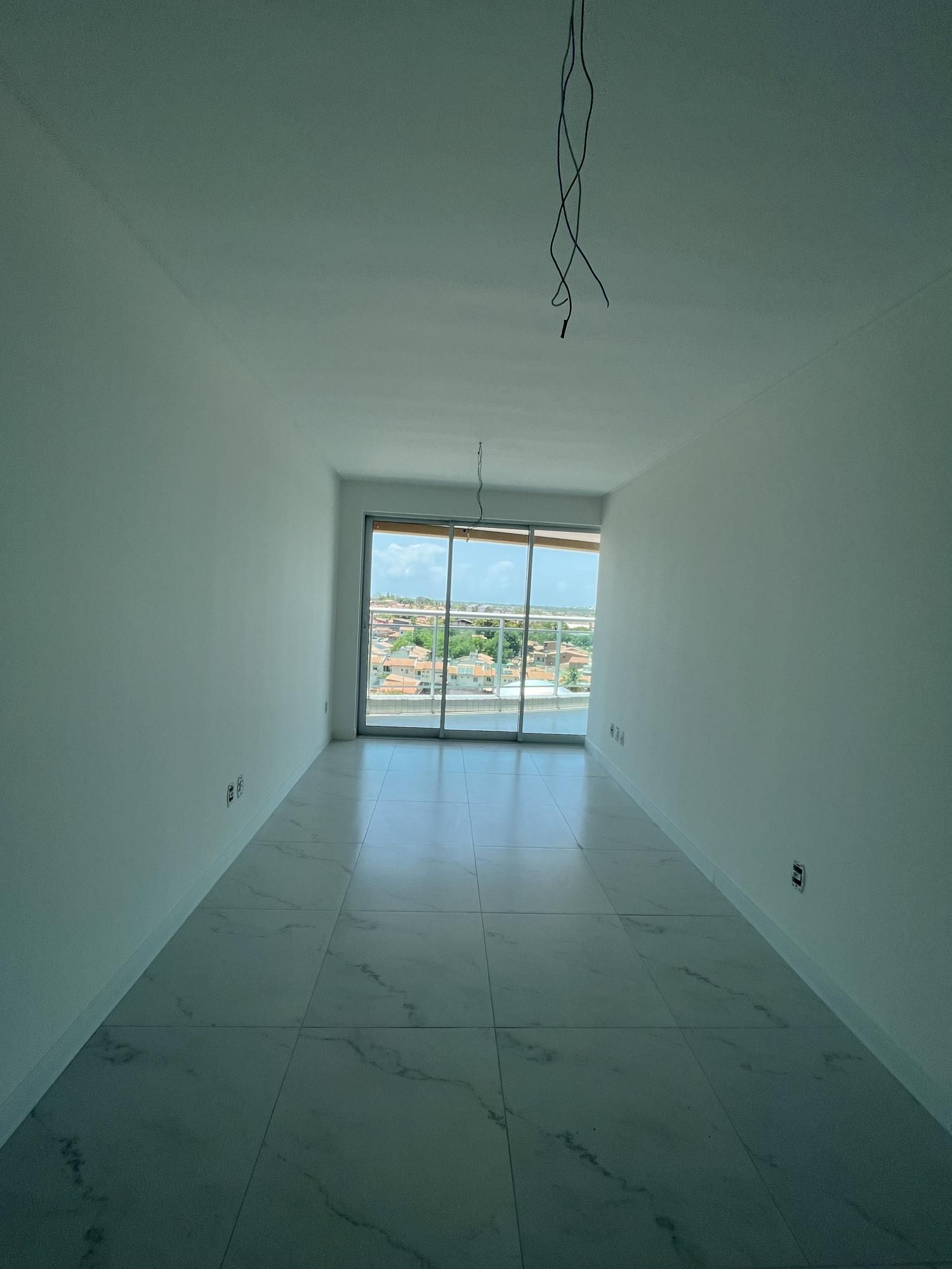 Apartamento à venda com 2 quartos, 70m² - Foto 2