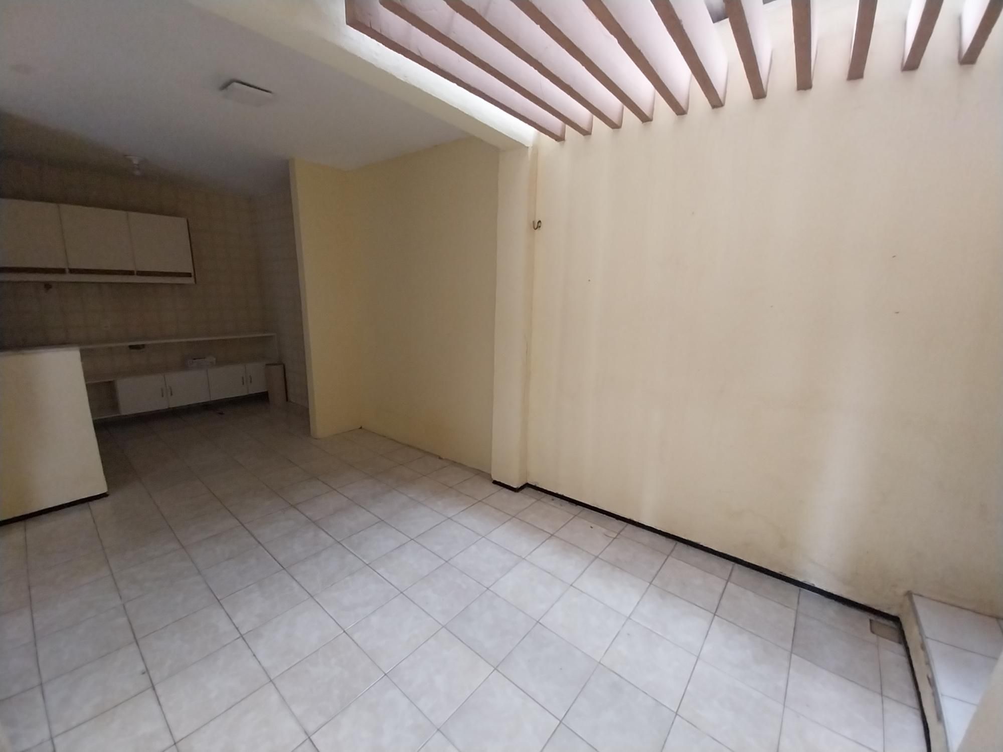 Casa Comercial à venda com 5 quartos, 241m² - Foto 14