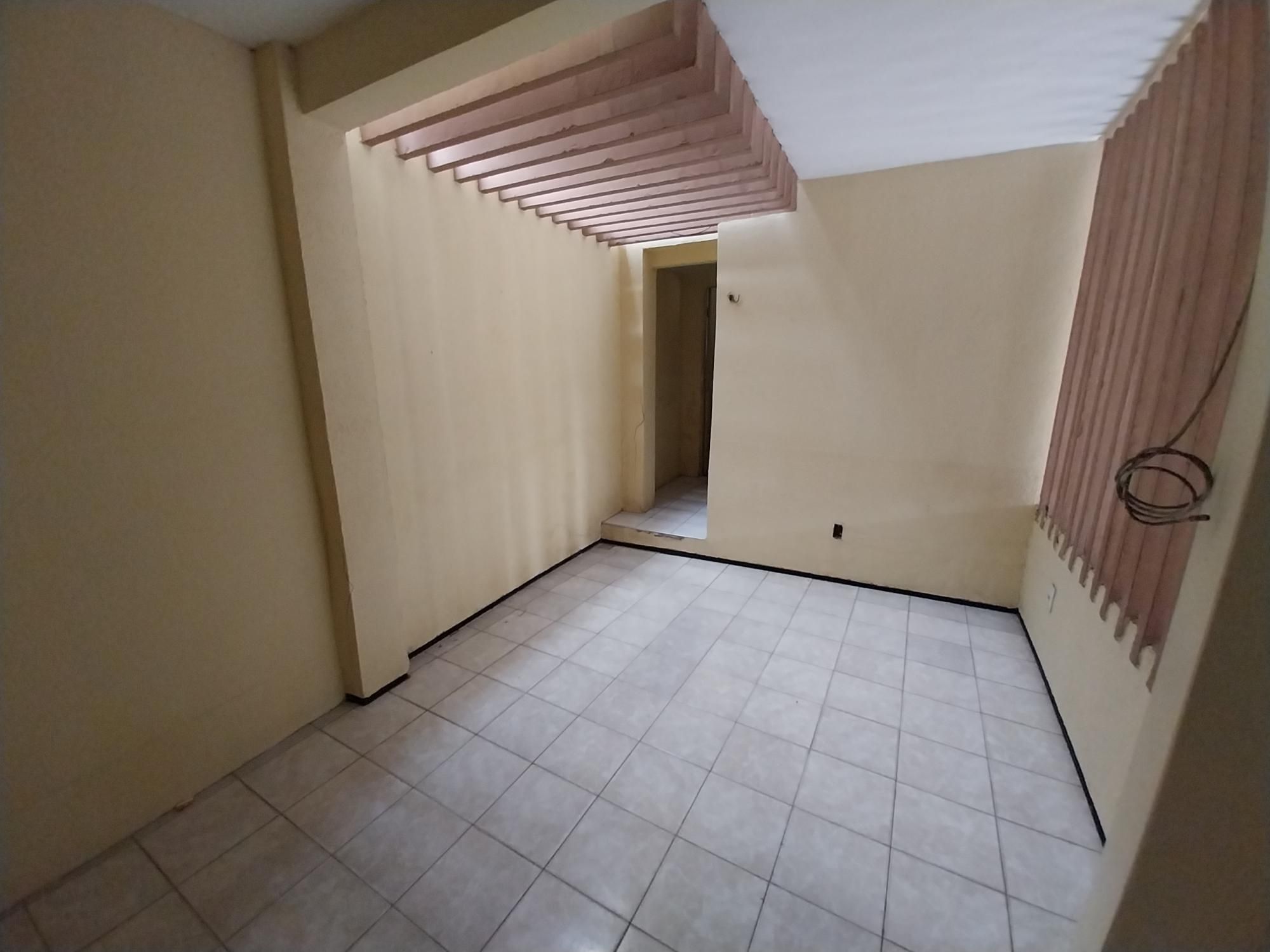 Casa Comercial à venda com 5 quartos, 241m² - Foto 13