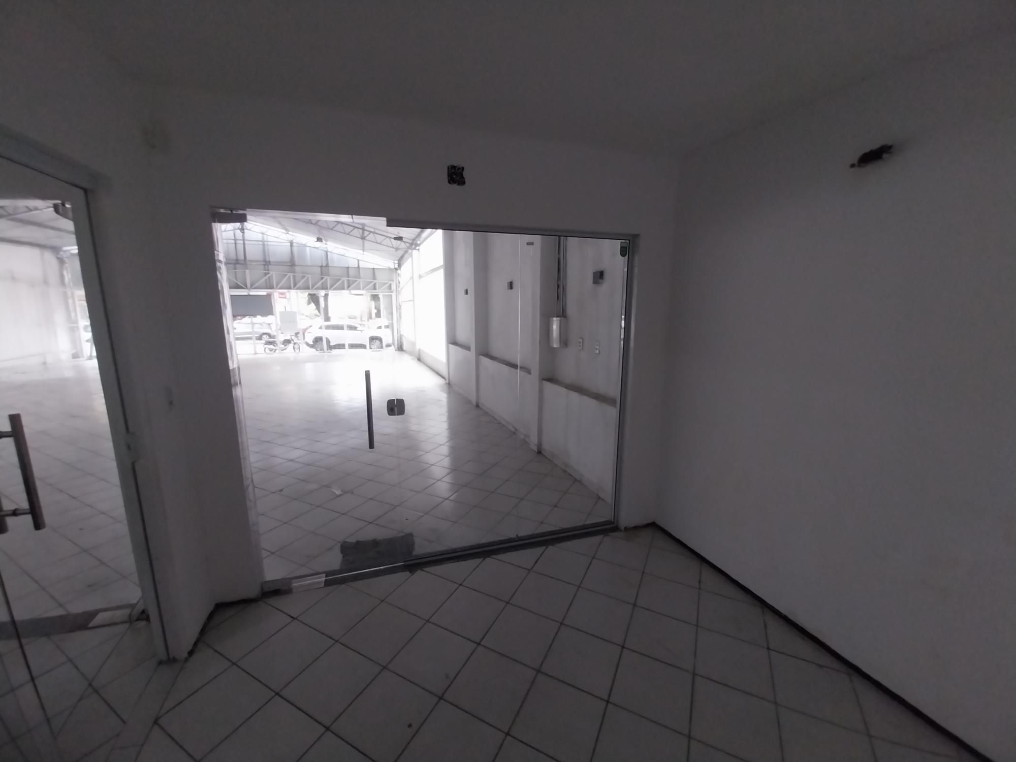 Depósito-Galpão-Armazém à venda com 2 quartos, 336m² - Foto 8