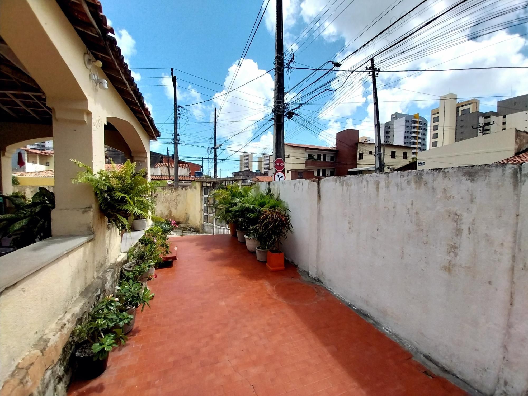 (ca8258) uma casa medindo 517,17m² localizada no bairro de f
