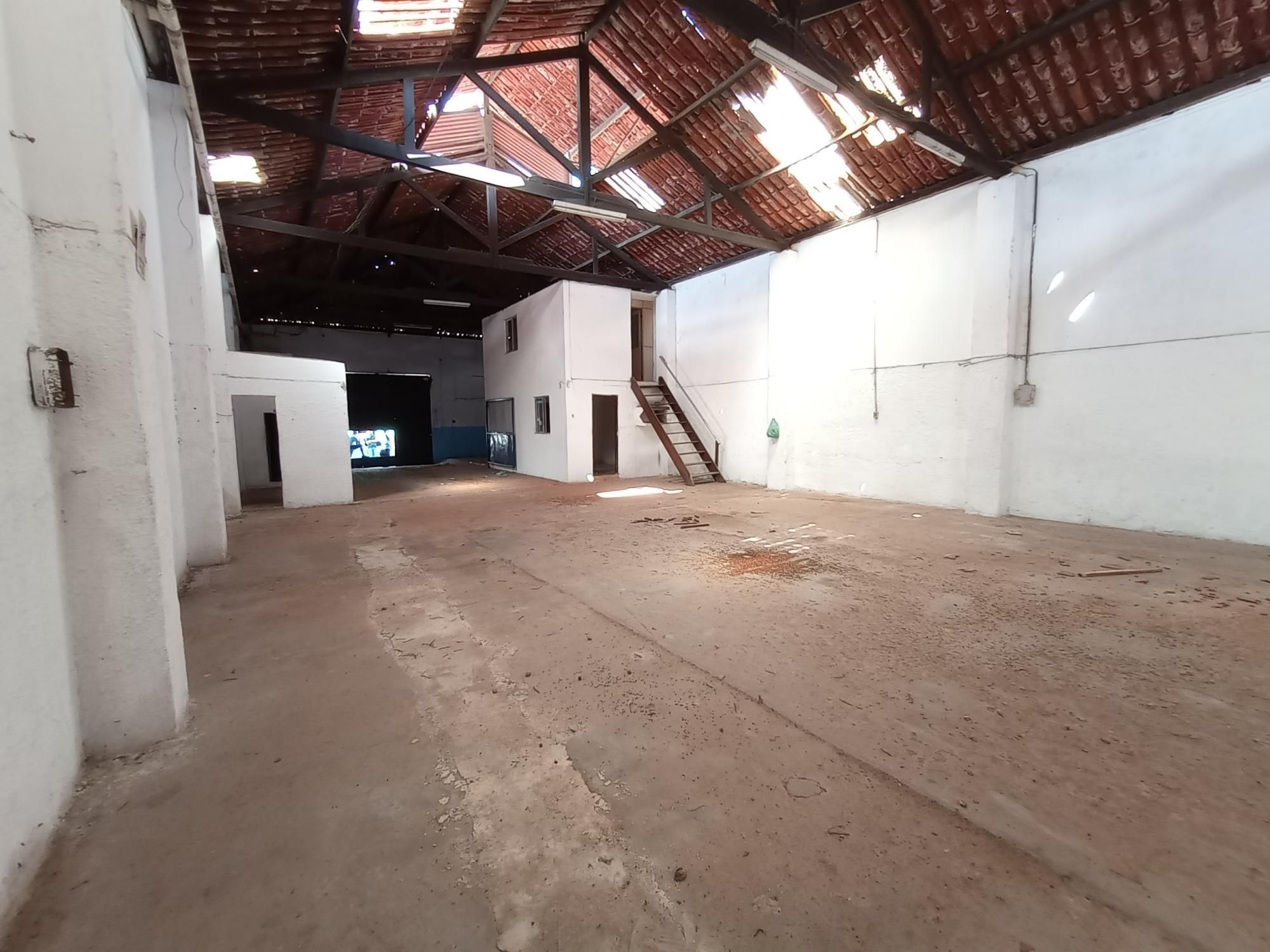 Depósito-Galpão-Armazém para alugar com 3 quartos, 400m² - Foto 23