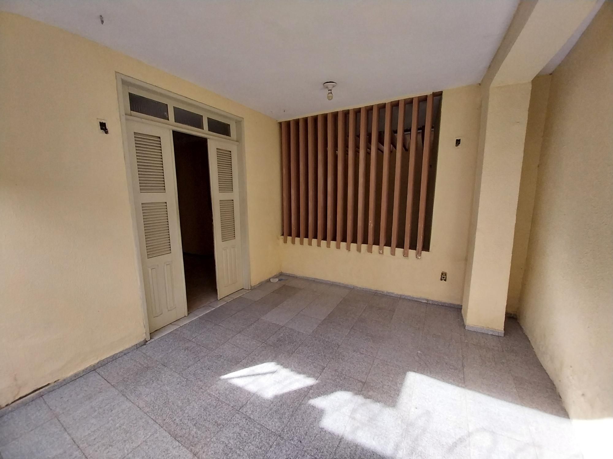 Casa Comercial à venda com 5 quartos, 241m² - Foto 8
