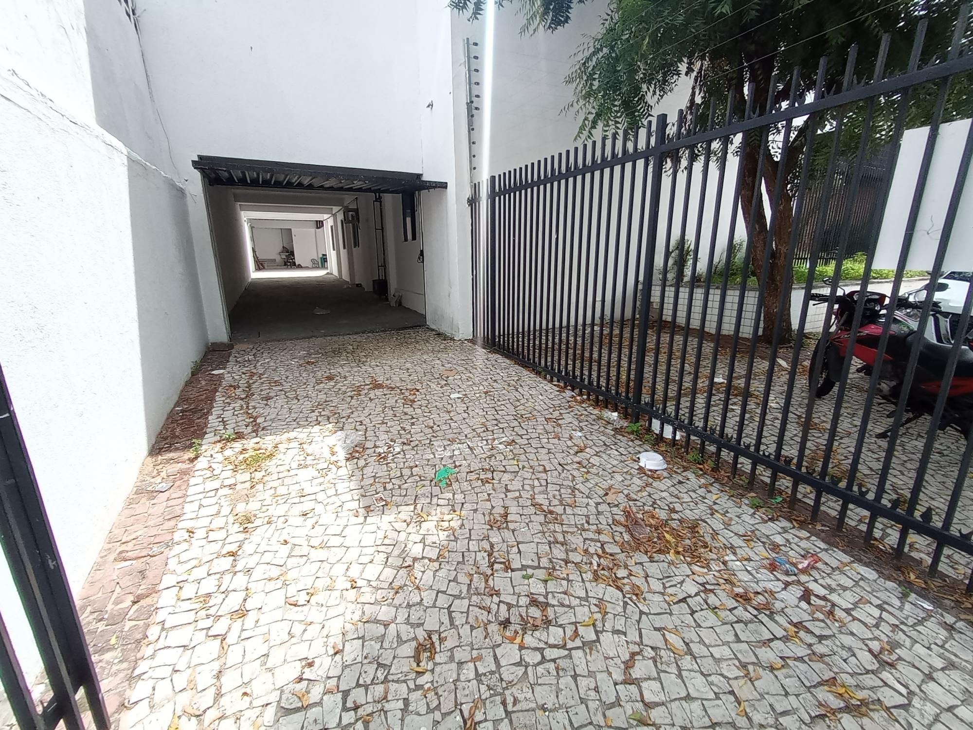 Prédio Inteiro à venda e aluguel com 23 quartos, 1000m² - Foto 2