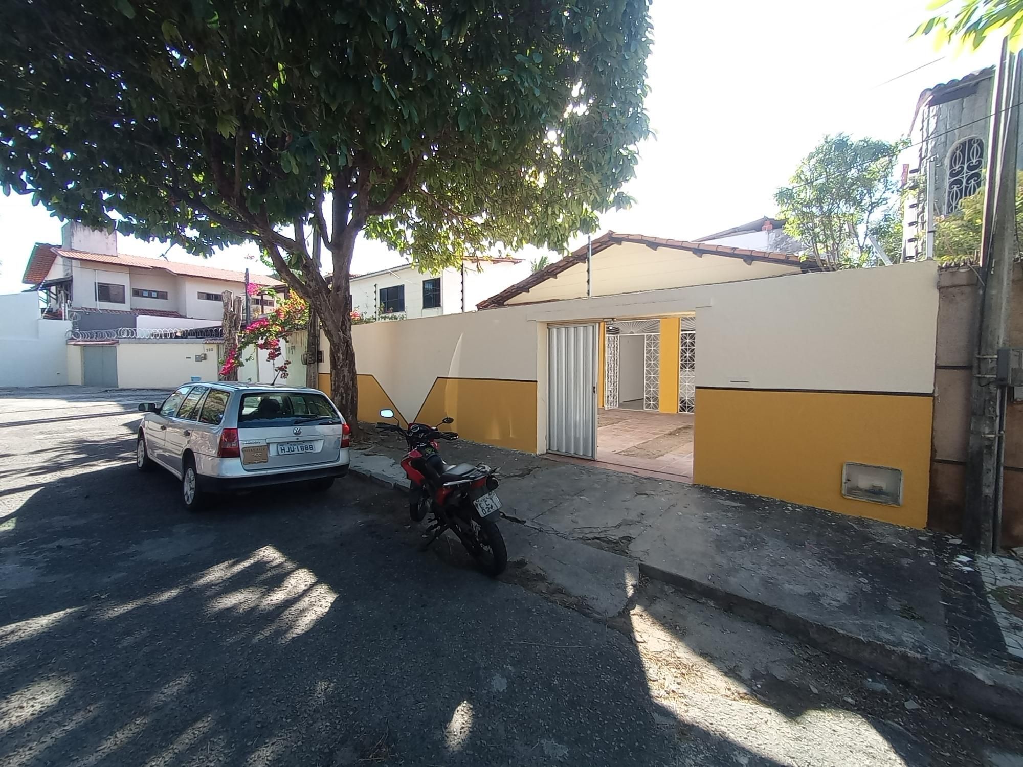 Casa, 4 quartos, 249 m² - Foto 1