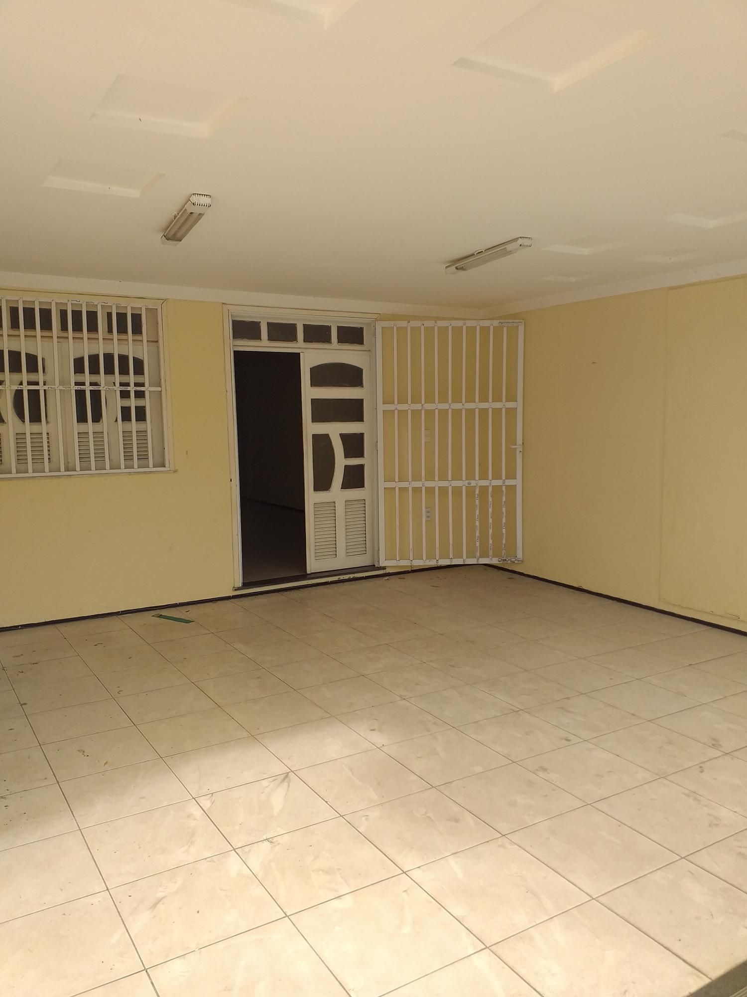 Casa para alugar com 3 quartos, 150m² - Foto 2