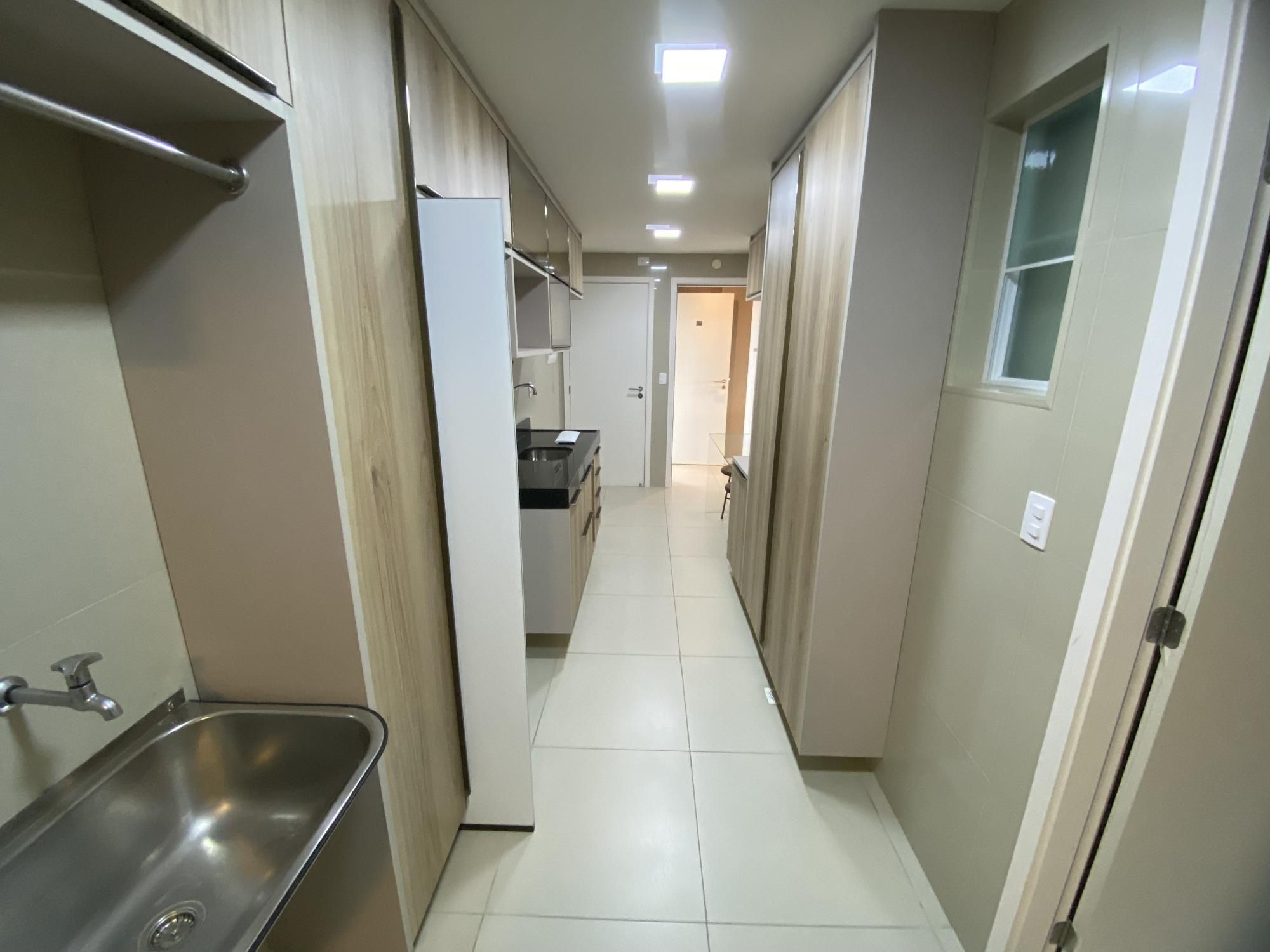 Apartamento à venda com 3 quartos, 123m² - Foto 7