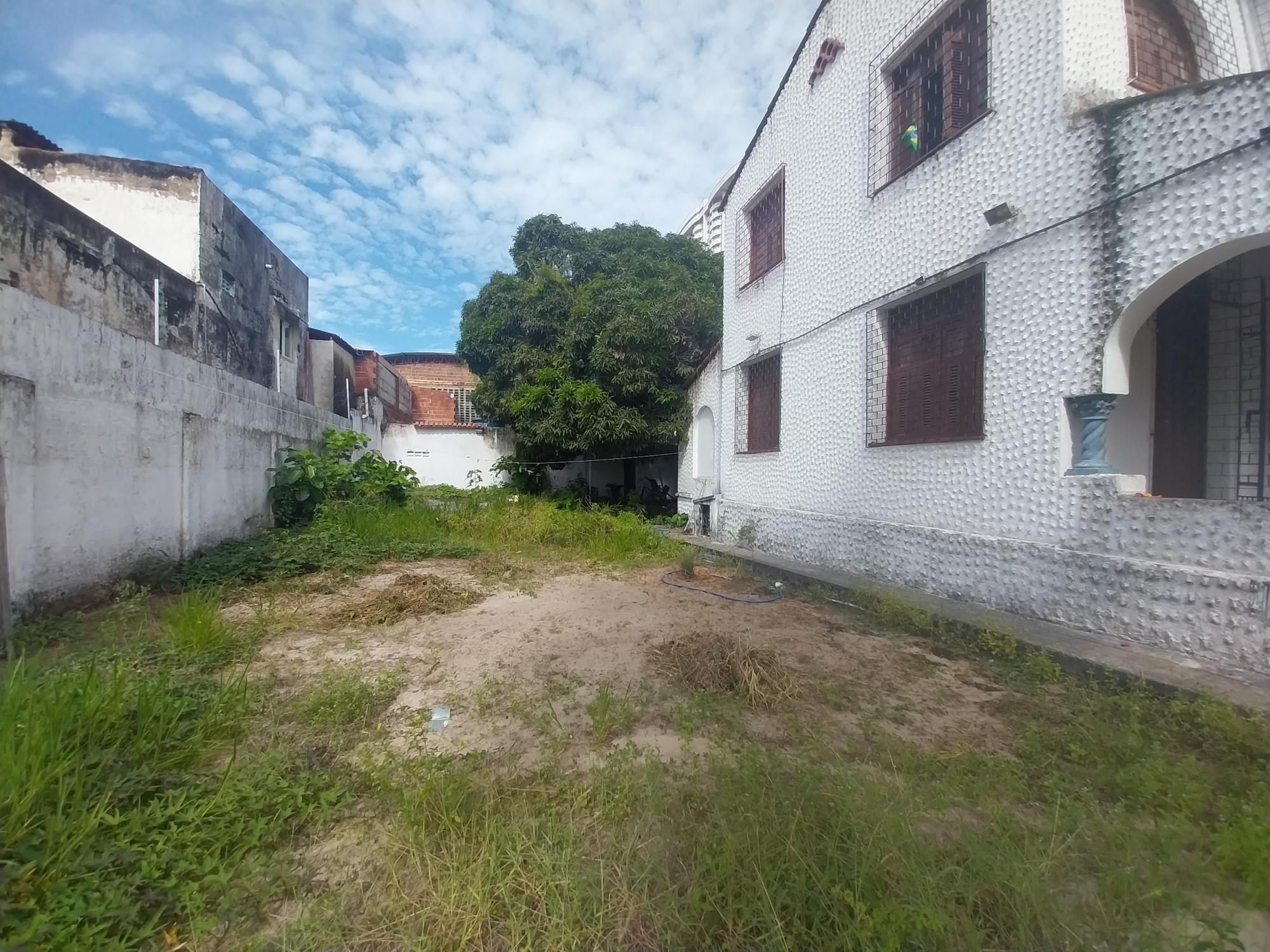 Casa à venda com 7 quartos, 256m² - Foto 8