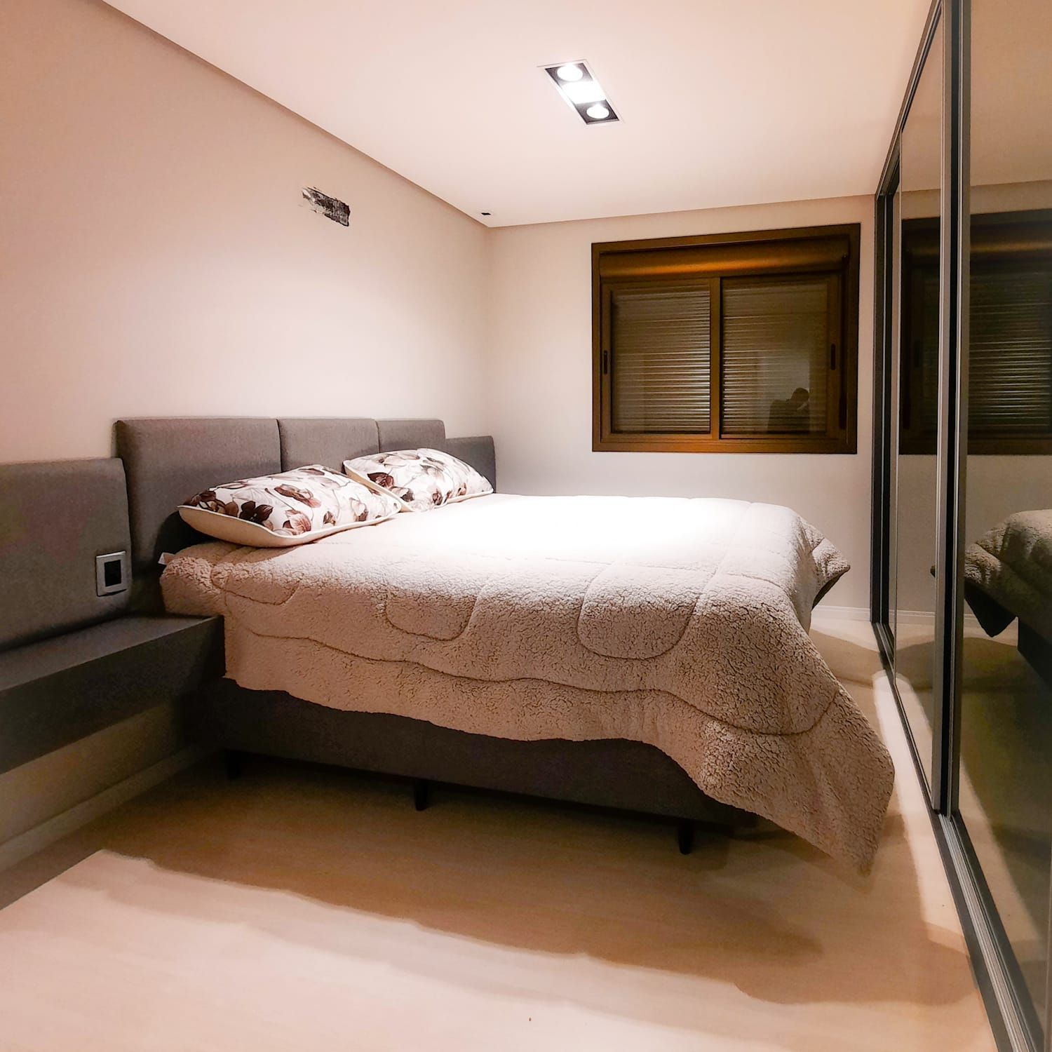 Apartamento à venda com 2 quartos, 76m² - Foto 3