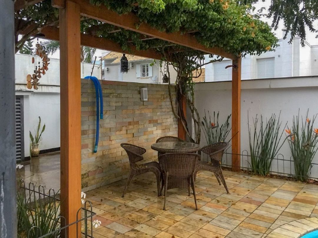 Casa à venda com 3 quartos, 250m² - Foto 4