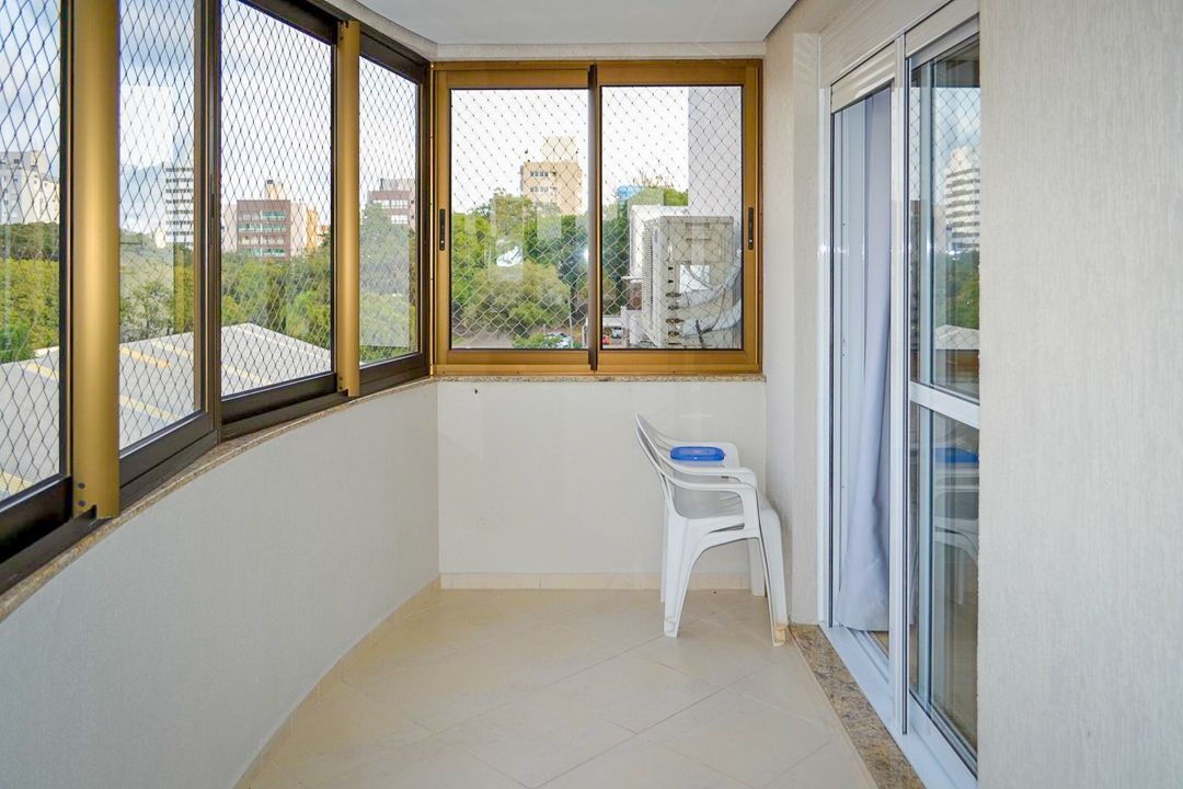 Apartamento à venda com 3 quartos, 113m² - Foto 3