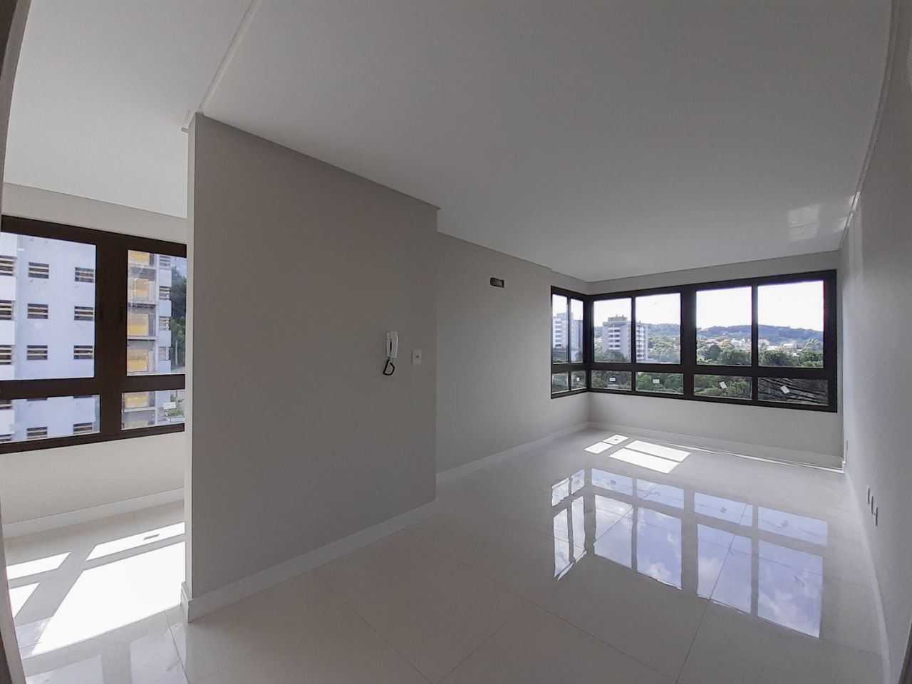 Apartamento à venda com 2 quartos, 70m² - Foto 1