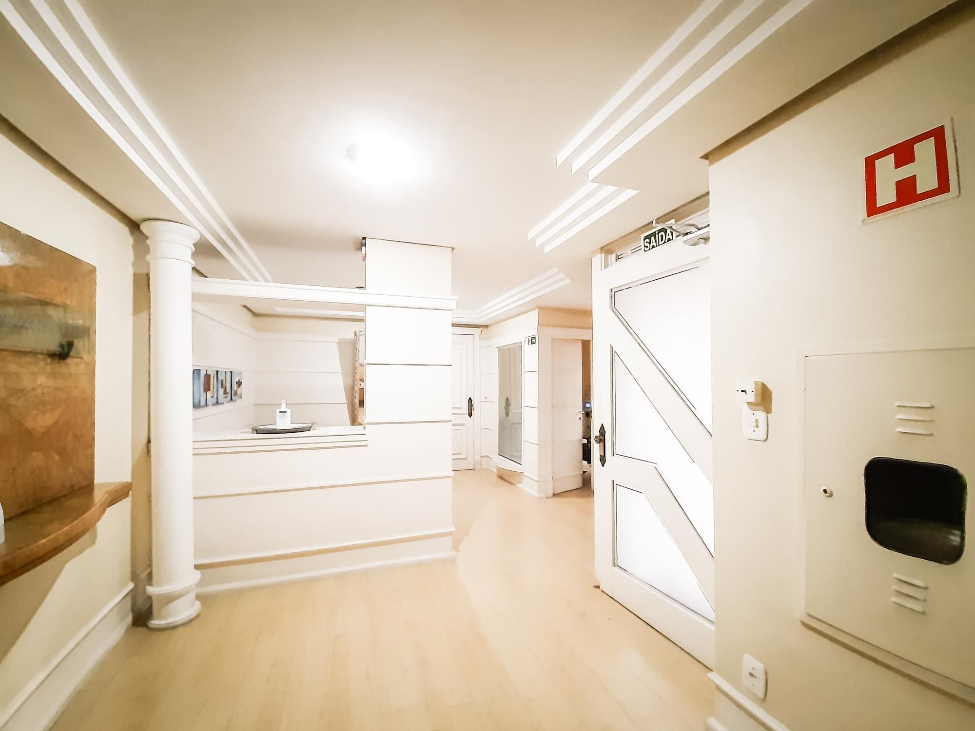 Apartamento à venda com 3 quartos, 203m² - Foto 1