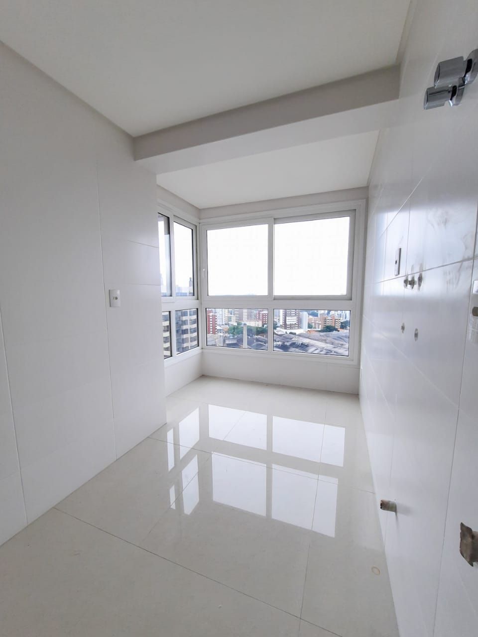 Apartamento à venda com 3 quartos, 166m² - Foto 13