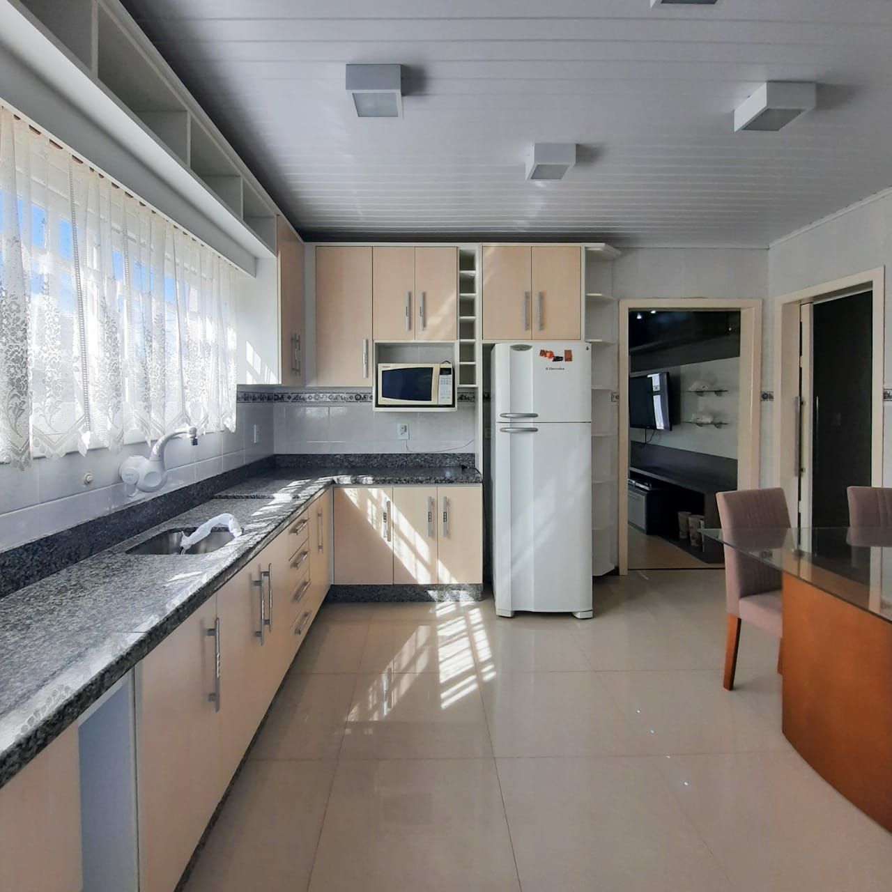 Casa à venda com 3 quartos, 250m² - Foto 8