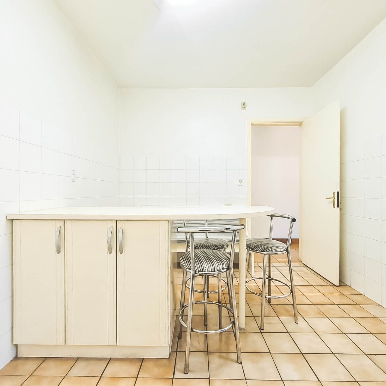 Apartamento à venda com 1 quarto, 54m² - Foto 5