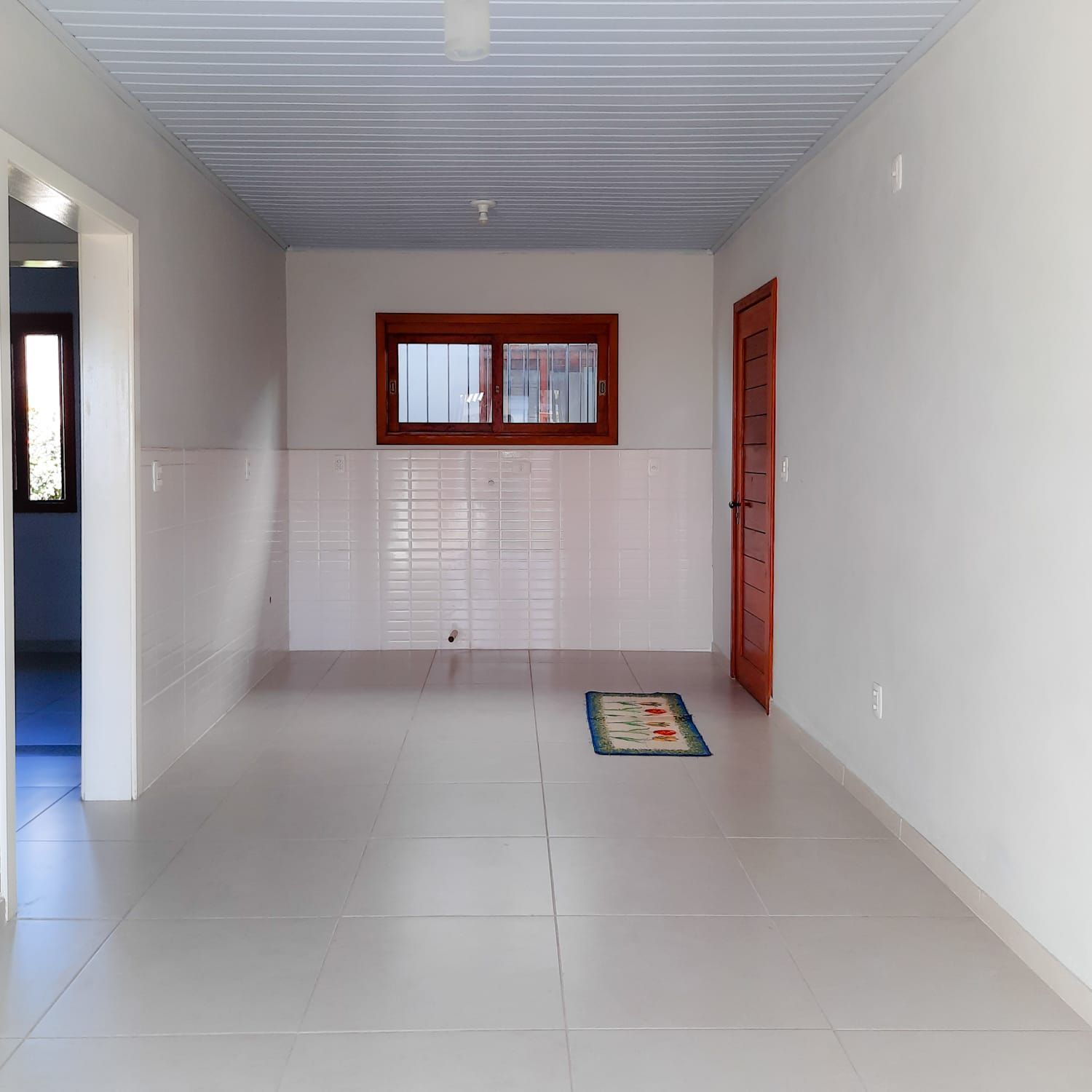 Casa à venda com 2 quartos, 95m² - Foto 2