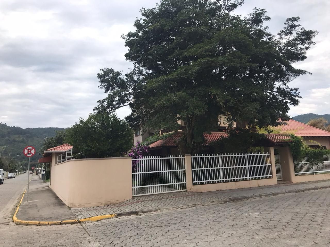 Casa à venda com 3 quartos, 280m² - Foto 3
