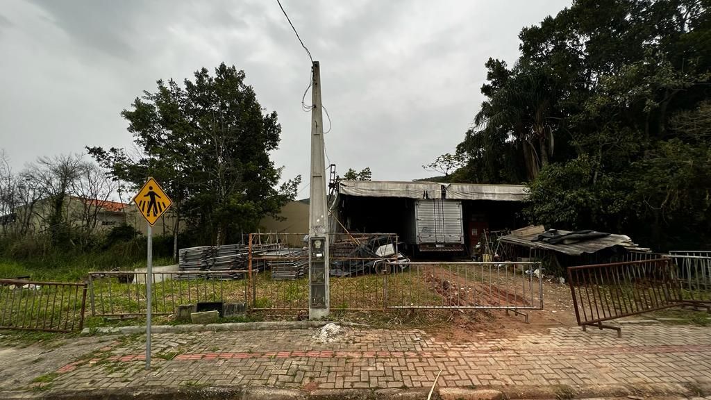 Terreno/Lote à venda  no Zimbros - Bombinhas, SC. Imóveis