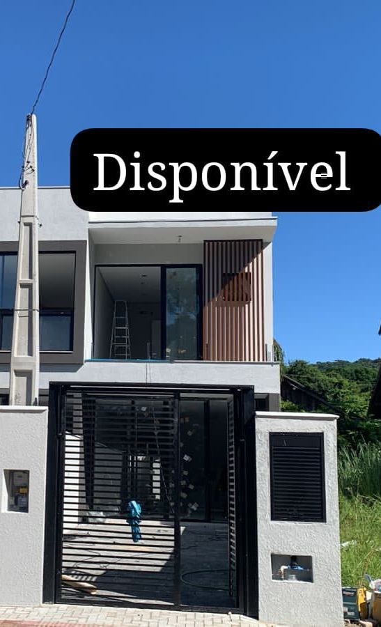 Sobrado à venda  no Mariscal - Bombinhas, SC. Imóveis