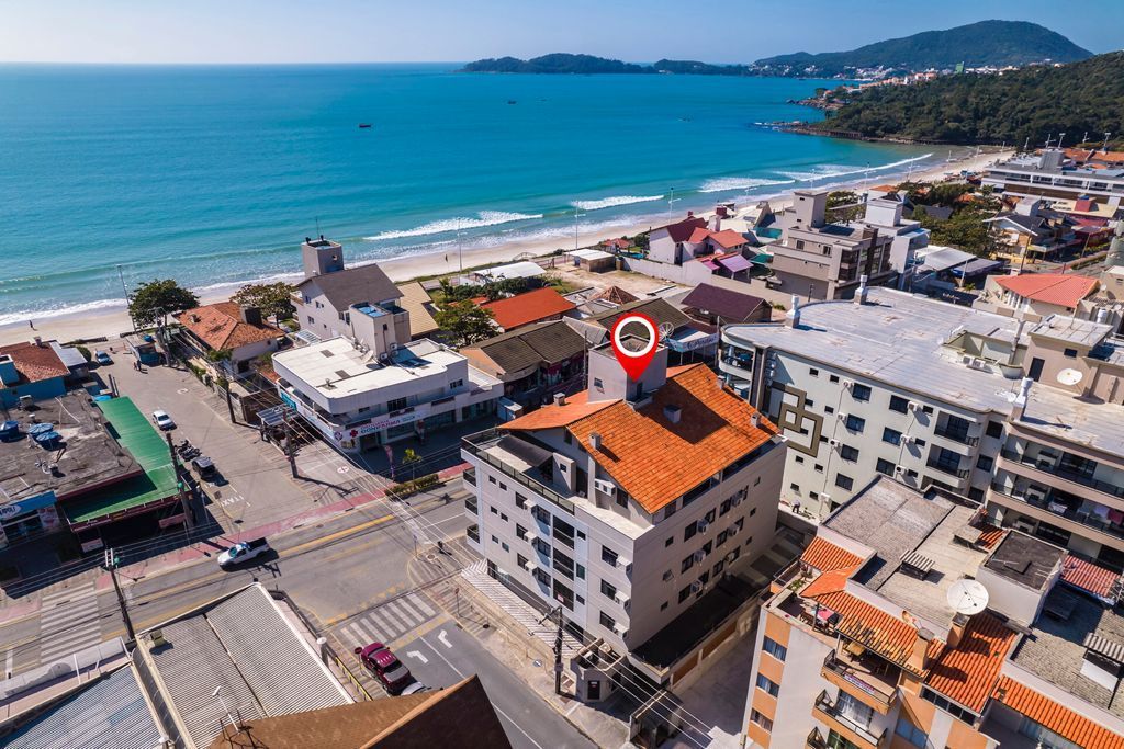 Apartamento para alugar  no Bombas - Bombinhas, SC. Imóveis