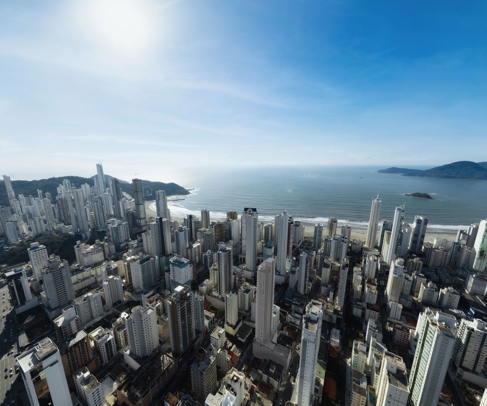 MAC_Alicante_Fotomontagem_DJI_145_EF.jpg-name-5526173eb99585f8c1c62df5e646a18a3d9f44c3e22779f113b42a1b191cd45f.jpg