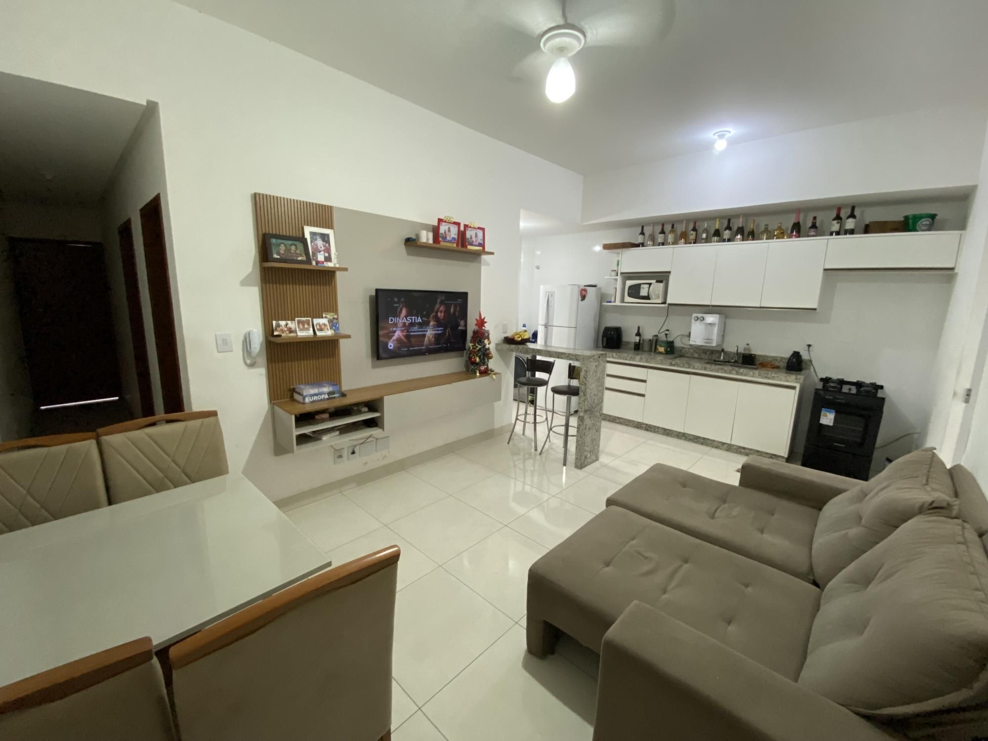 Apartamento à venda com 2 quartos, 62m² - Foto 2