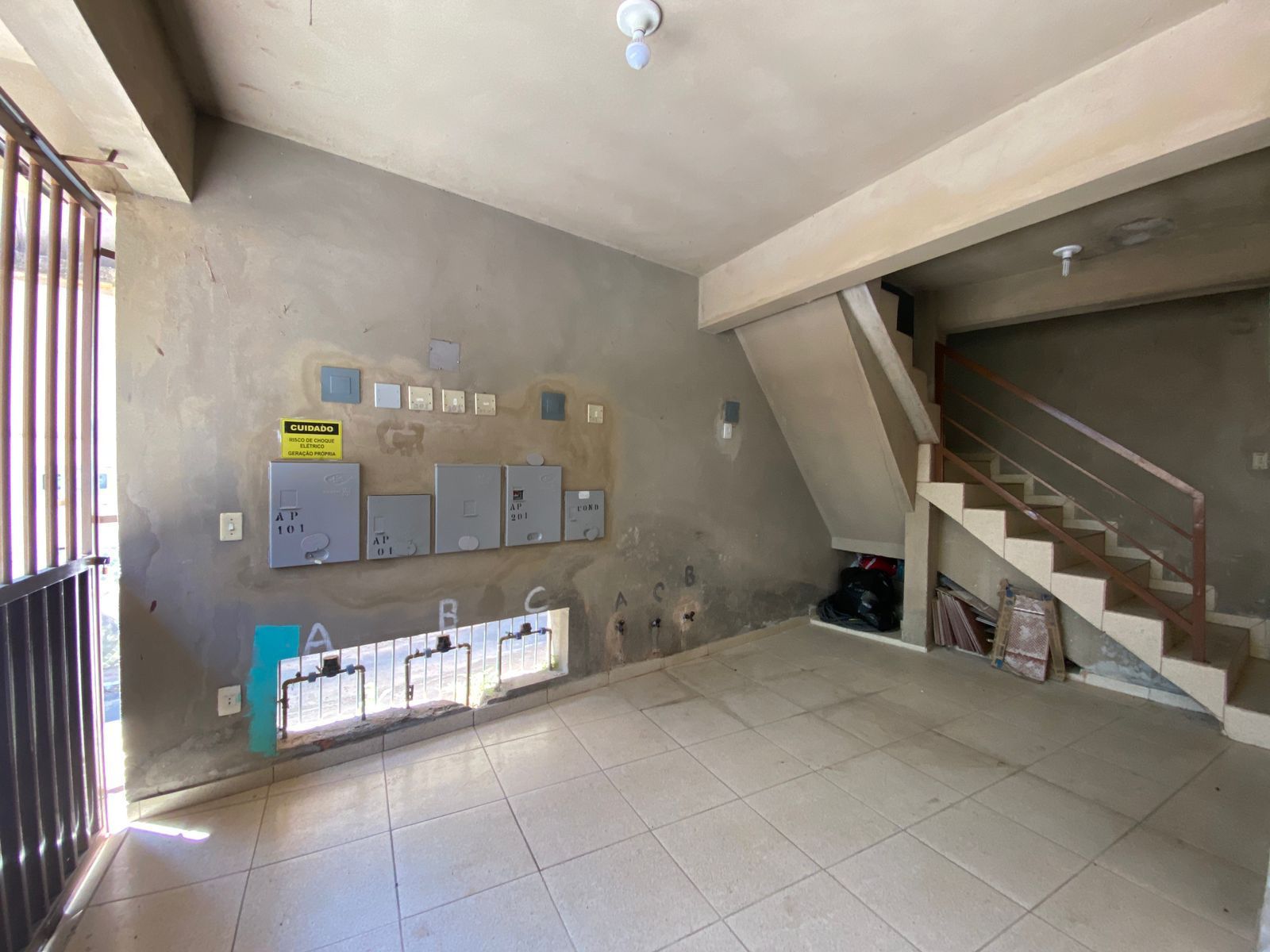 Apartamento à venda com 3 quartos, 122m² - Foto 2