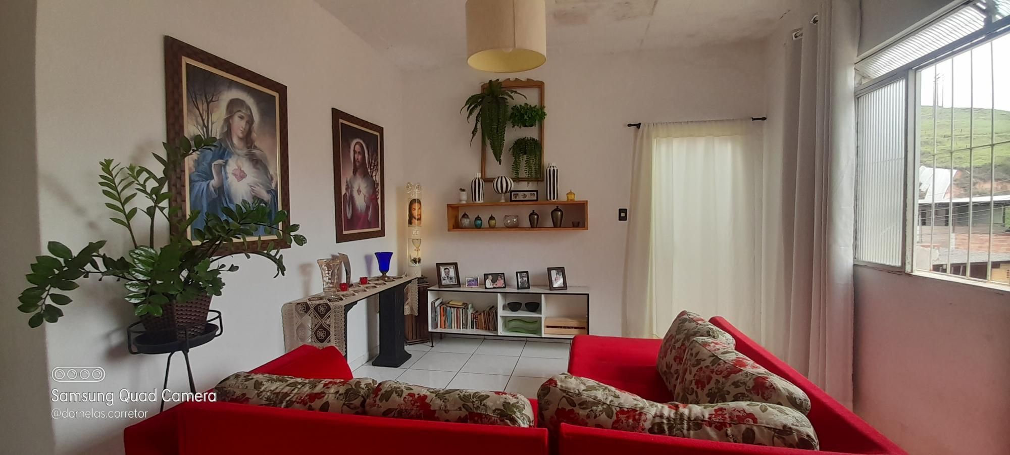 Casa à venda com 2 quartos, 90m² - Foto 2