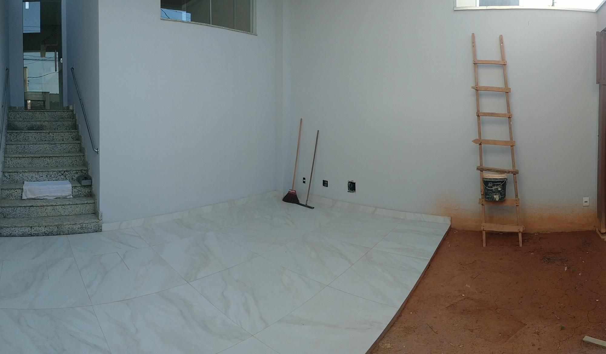 Casa à venda com 3 quartos, 100m² - Foto 2