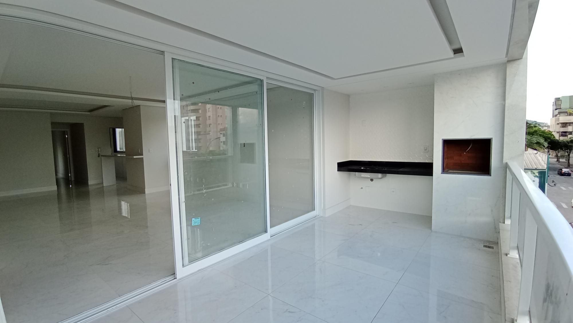 Apartamento à venda com 3 quartos, 150m² - Foto 4