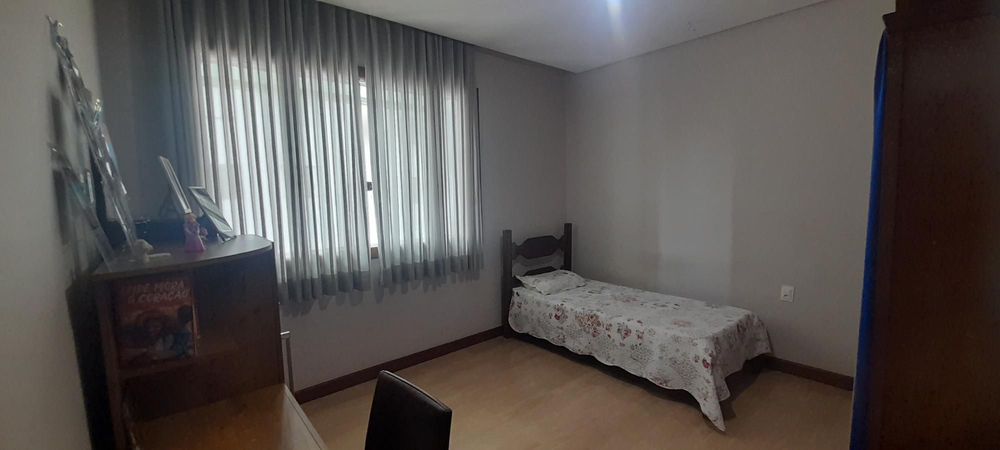 Casa à venda com 3 quartos, 370m² - Foto 15