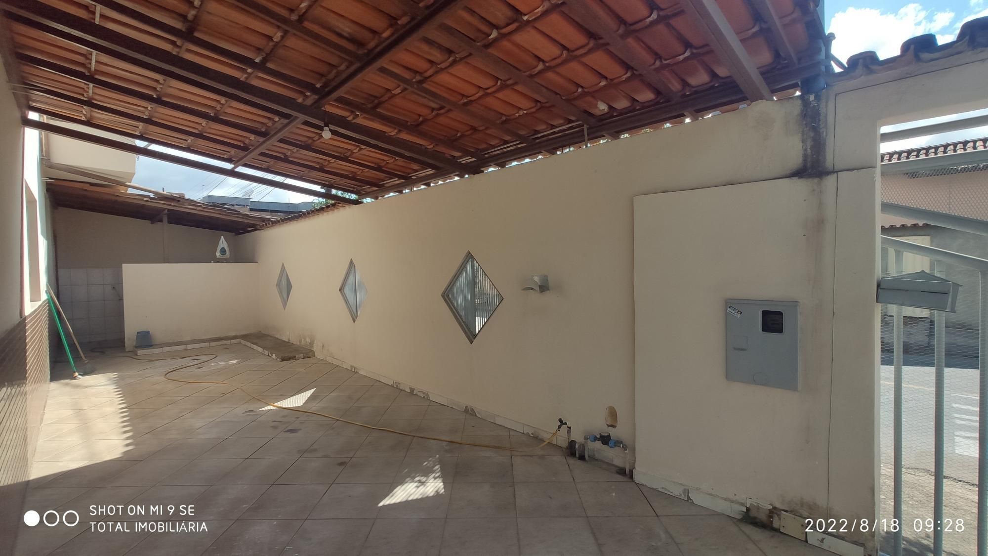 Casa à venda com 2 quartos, 180m² - Foto 3