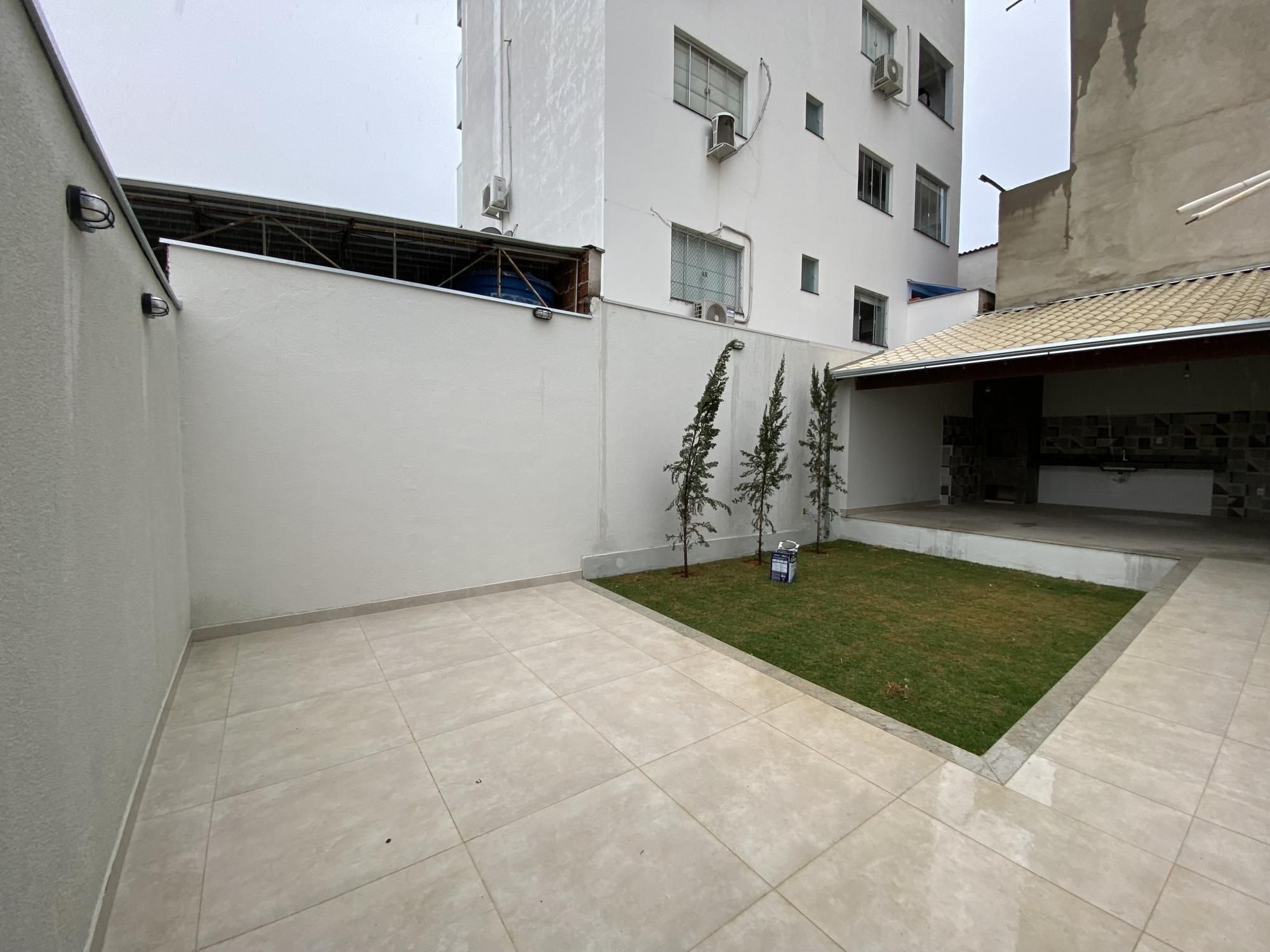 Casa à venda com 3 quartos, 252m² - Foto 6