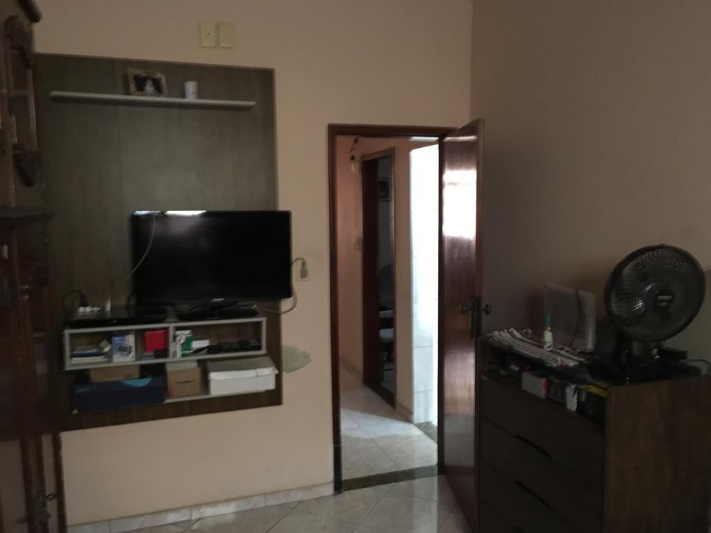 Casa à venda com 3 quartos, 180m² - Foto 11