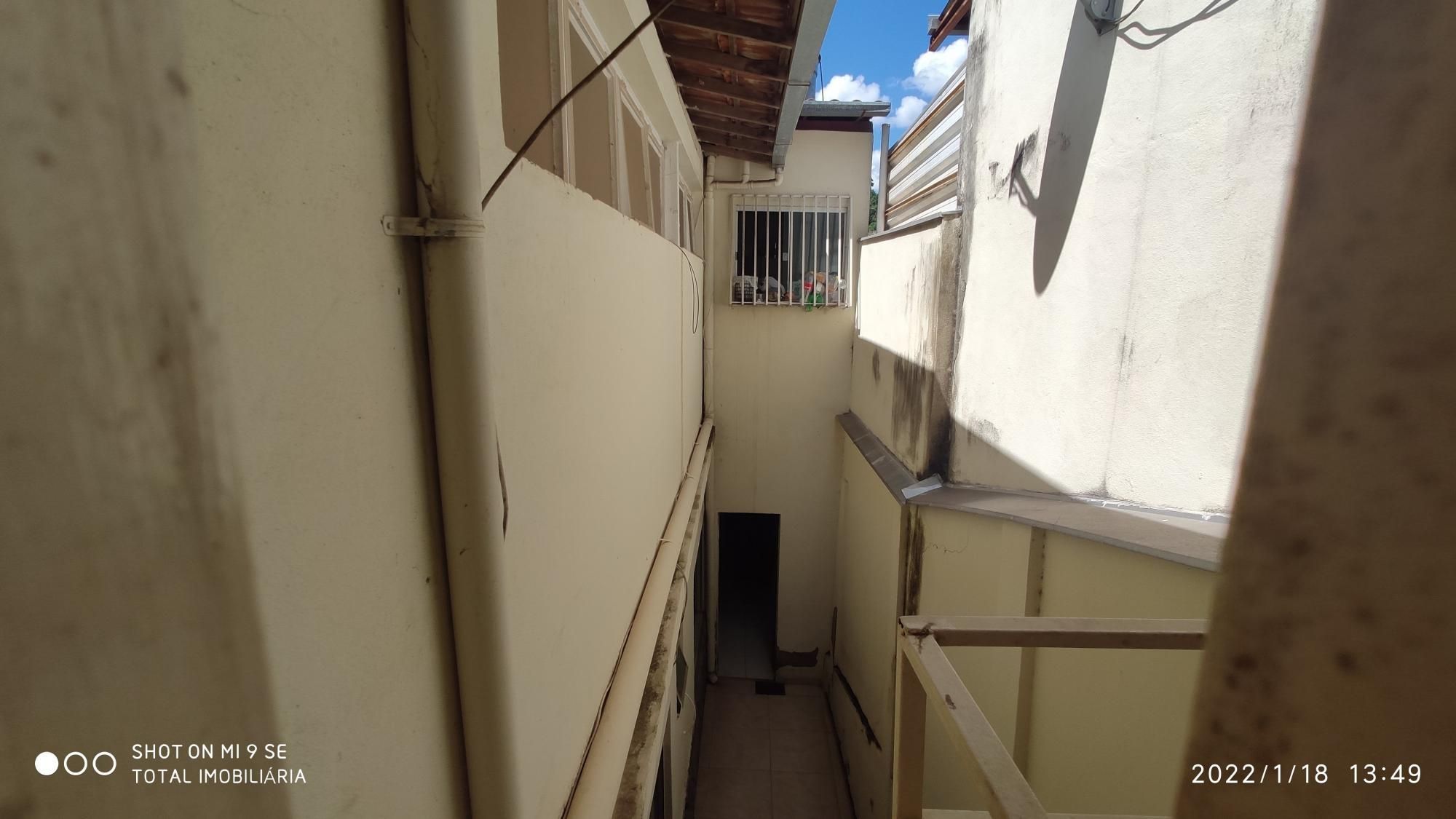 Casa à venda com 5 quartos, 200m² - Foto 10