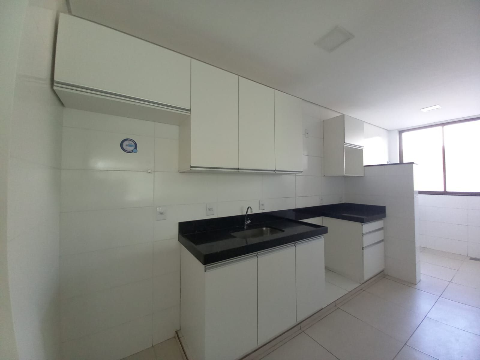 Apartamento para alugar com 3 quartos, 95m² - Foto 2